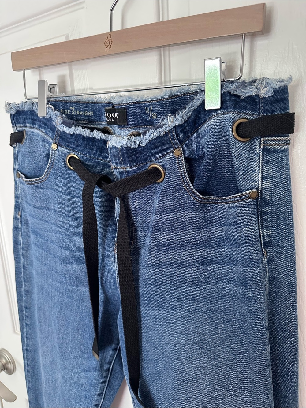 LIVERPOOL MID-RISE STRAIGHT JEANS💙